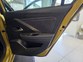 Vauxhall Astra 1.2 Turbo Ultimate Hatchback 5dr Petrol Auto Euro 6 (s/s) (130 p