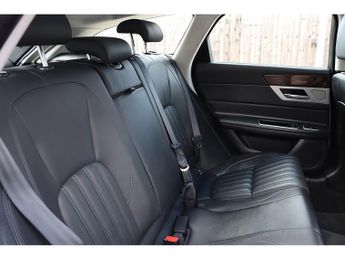 Jaguar XF i Portfolio