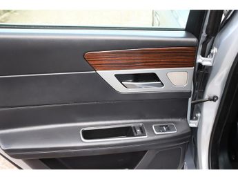 Jaguar XF i Portfolio