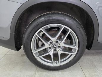 Mercedes-Benz GLC GLC220d AMG Line
