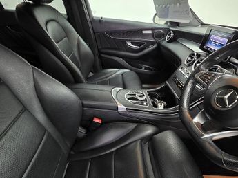 Mercedes-Benz GLC GLC220d AMG Line