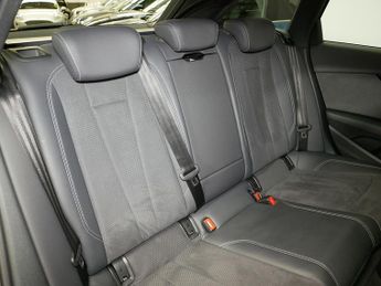 Audi A4 Avant TFSI Black Edition