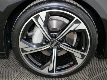 Audi A4 Avant TFSI Black Edition