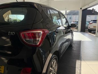 Hyundai i10 1.2 Premium Hatchback 5dr Petrol Auto Euro 6 (87 ps)