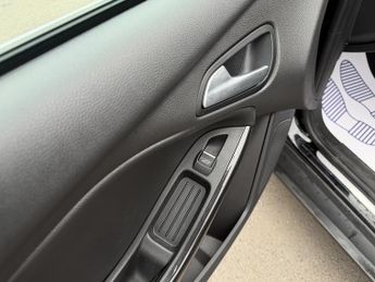 Ford Focus 1.0T EcoBoost Titanium X Hatchback 5dr Petrol Auto Euro 6 (s/s) 