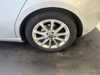 Mercedes-Benz A Class 1.3 A180 Sport (Executive) Hatchback 5dr Petrol 7G-DCT Euro 6 (s