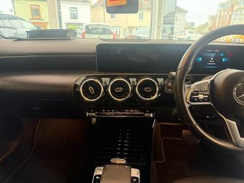 Mercedes-Benz A Class 1.3 A180 Sport (Executive) Hatchback 5dr Petrol 7G-DCT Euro 6 (s