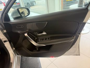 Mercedes-Benz A Class 1.3 A180 Sport (Executive) Hatchback 5dr Petrol 7G-DCT Euro 6 (s