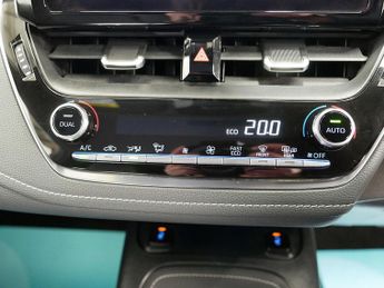 Toyota Corolla VVT-h Design