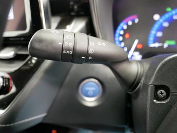 Toyota Corolla VVT-h Design