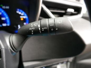 Toyota Corolla VVT-h Design