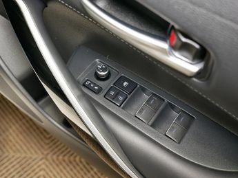 Toyota Corolla VVT-h Design