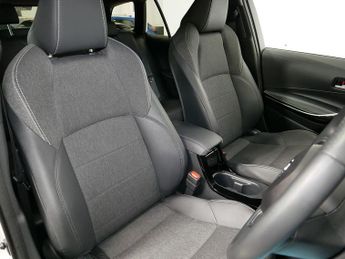 Toyota Corolla VVT-h Design