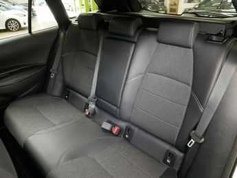 Toyota Corolla VVT-h Design