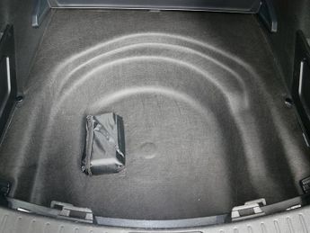 Toyota Corolla VVT-h Design