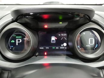 Toyota Yaris VVT-h Design