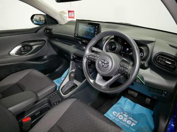 Toyota Yaris VVT-h Design