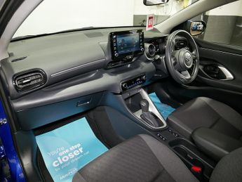 Toyota Yaris VVT-h Design