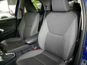 Toyota Yaris VVT-h Design