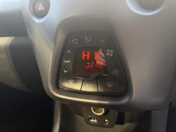 Toyota AYGO 1.0 VVT-i x-trend Hatchback 5dr Petrol x-shift Euro 6 (Safety Se