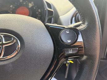 Toyota AYGO 1.0 VVT-i x-trend Hatchback 5dr Petrol x-shift Euro 6 (Safety Se