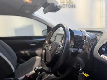 Toyota AYGO 1.0 VVT-i x-trend Hatchback 5dr Petrol x-shift Euro 6 (Safety Se