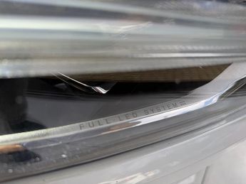 Volvo XC60 B4 MHEV R-Design Pro