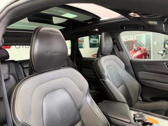 Volvo XC60 B4 MHEV R-Design Pro
