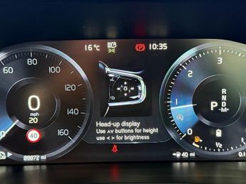 Volvo XC60 B4 MHEV R-Design Pro