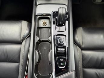 Volvo XC60 B4 MHEV R-Design Pro