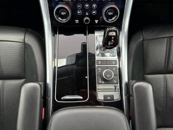 Land Rover Range Rover Sport P400 MHEV HST