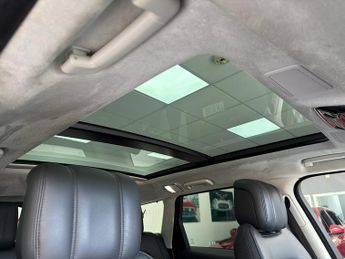 Land Rover Range Rover Sport P400 MHEV HST