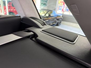 Land Rover Range Rover Sport P400 MHEV HST