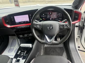 Vauxhall Mokka Electric 50kWh SRi Premium SUV 5dr Electric Auto (136 ps)