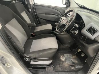 Fiat Doblo 1.6 MultiJetII Maxi Tecnico Combi Van Double Cab 6dr Diesel Manu