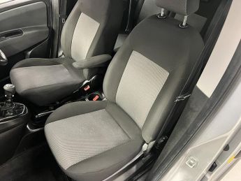 Fiat Doblo 1.6 MultiJetII Maxi Tecnico Combi Van Double Cab 6dr Diesel Manu