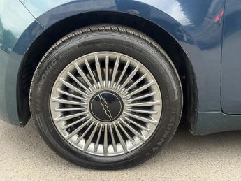 Fiat 500e 42kWh Hatchback 3dr Electric Auto (118 ps)