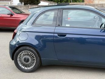 Fiat 500e 42kWh Hatchback 3dr Electric Auto (118 ps)