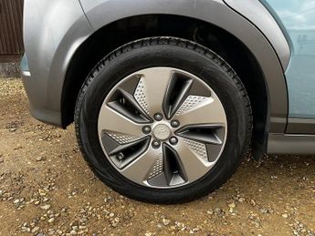 Hyundai KONA Premium SE