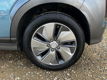 Hyundai KONA Premium SE