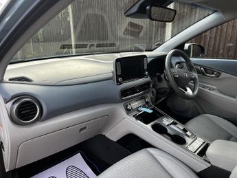 Hyundai KONA Premium SE