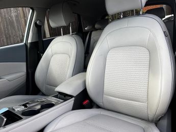 Hyundai KONA Premium SE