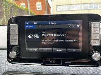 Hyundai KONA Premium SE