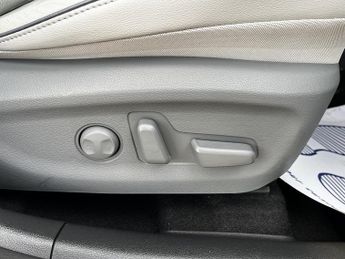 Hyundai KONA Premium SE