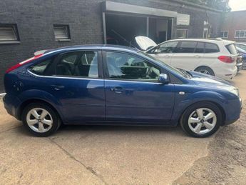 FORD FOCUS FOCUS 1.6L ZETEC CLIMATE 16V 5d AUTO 101 BHP FULL SERVICE HISTOR