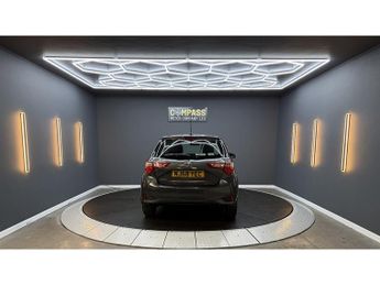 Toyota Yaris 1.5 VVT-i Icon Tech Hatchback 5dr Petrol CVT Euro 6 (111 ps)