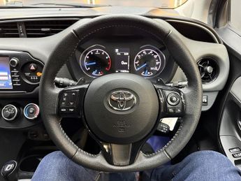 Toyota Yaris VVT-i Icon Tech