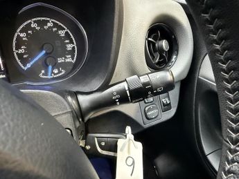 Toyota Yaris VVT-i Icon Tech