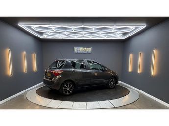 Toyota Yaris 1.5 VVT-i Icon Tech Hatchback 5dr Petrol CVT Euro 6 (111 ps)