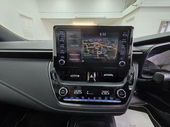 Toyota Corolla VVT-h Design